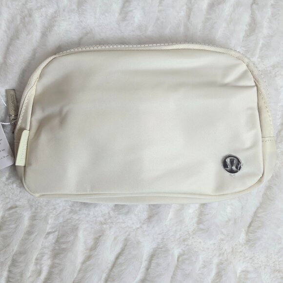 Brand New LULULEMON Off White Everywhere Crossbody / Belt Bag with tags (NWT) - Picture 1 of 3